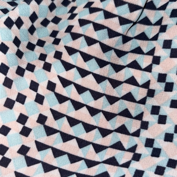 Parker Hali On or Off-Shoulder Smocked Fit
& Flare Dress in Multi Sz. Medium - Picture 10 of 10